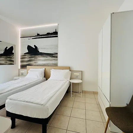 Lux Hotell 3*