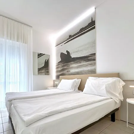 Hotell Lux 3*