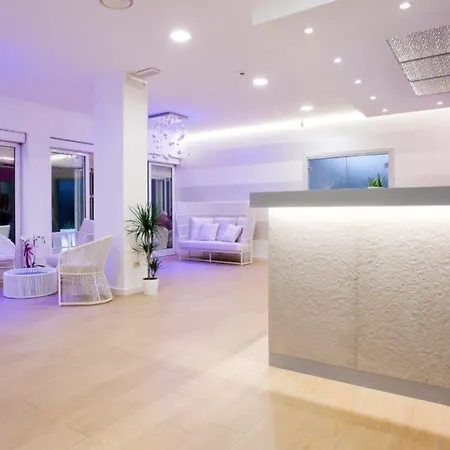 Lux 3*