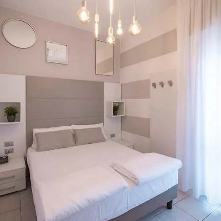 Lux Hotell 3*
