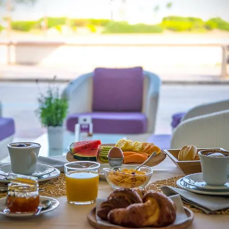 Hotell Lux 3*